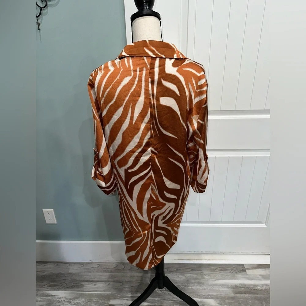 Entro Brown/Cream Zebra printed satin tunic top size medium